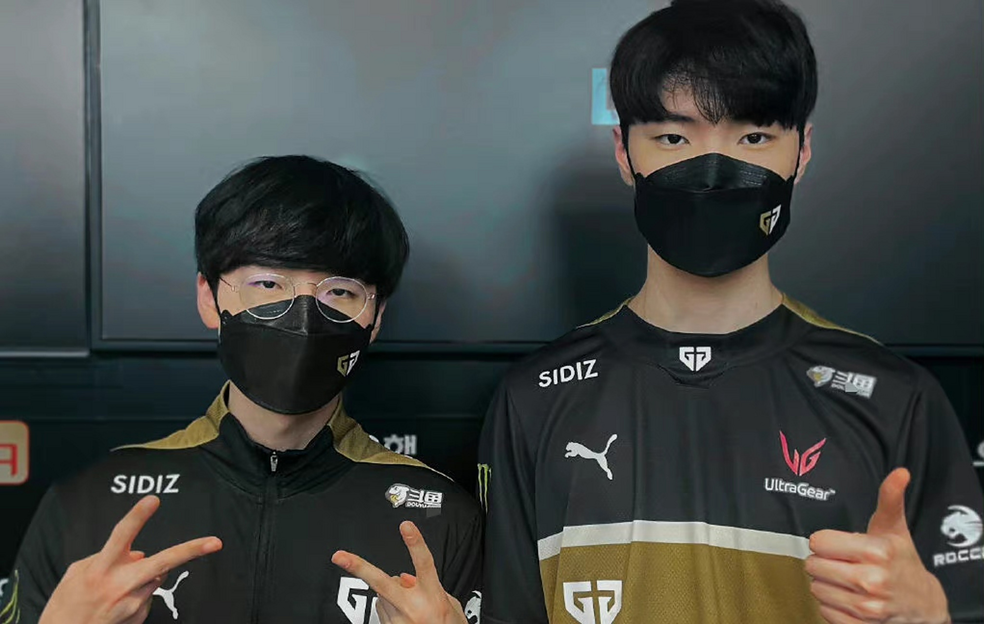 包含DRX2轻取GEN,Faker统治全场的词条 包含DRX2轻取GEN,Faker统治全场的词条