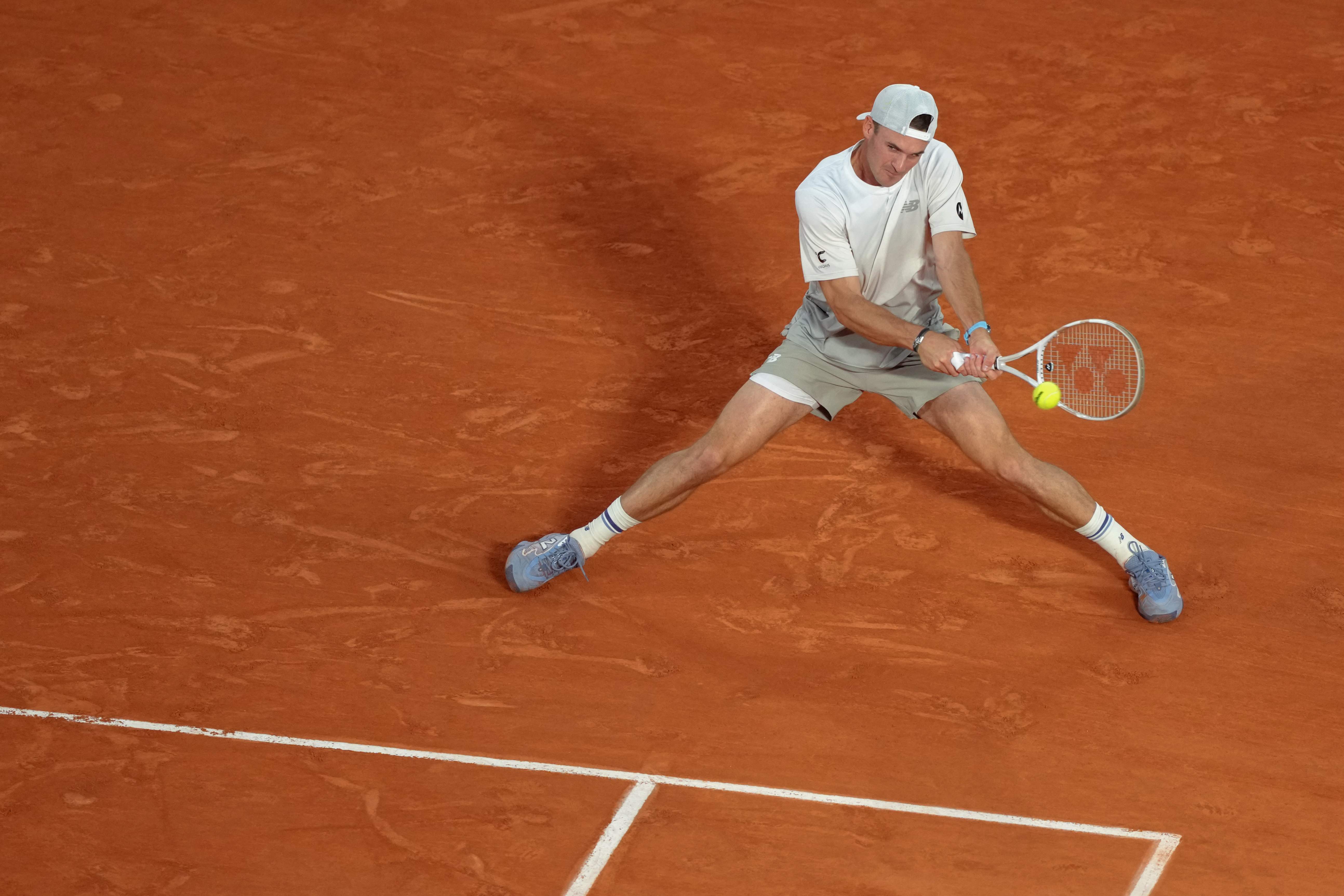 米兰体育app-法国网球队翻盘意大利网球队，阿尔卡拉斯制霸全场的简单介绍