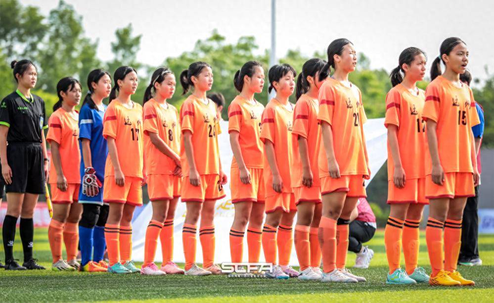 米兰体育下载-比赛中球队挑战强手，展现拼搏精神的简单介绍