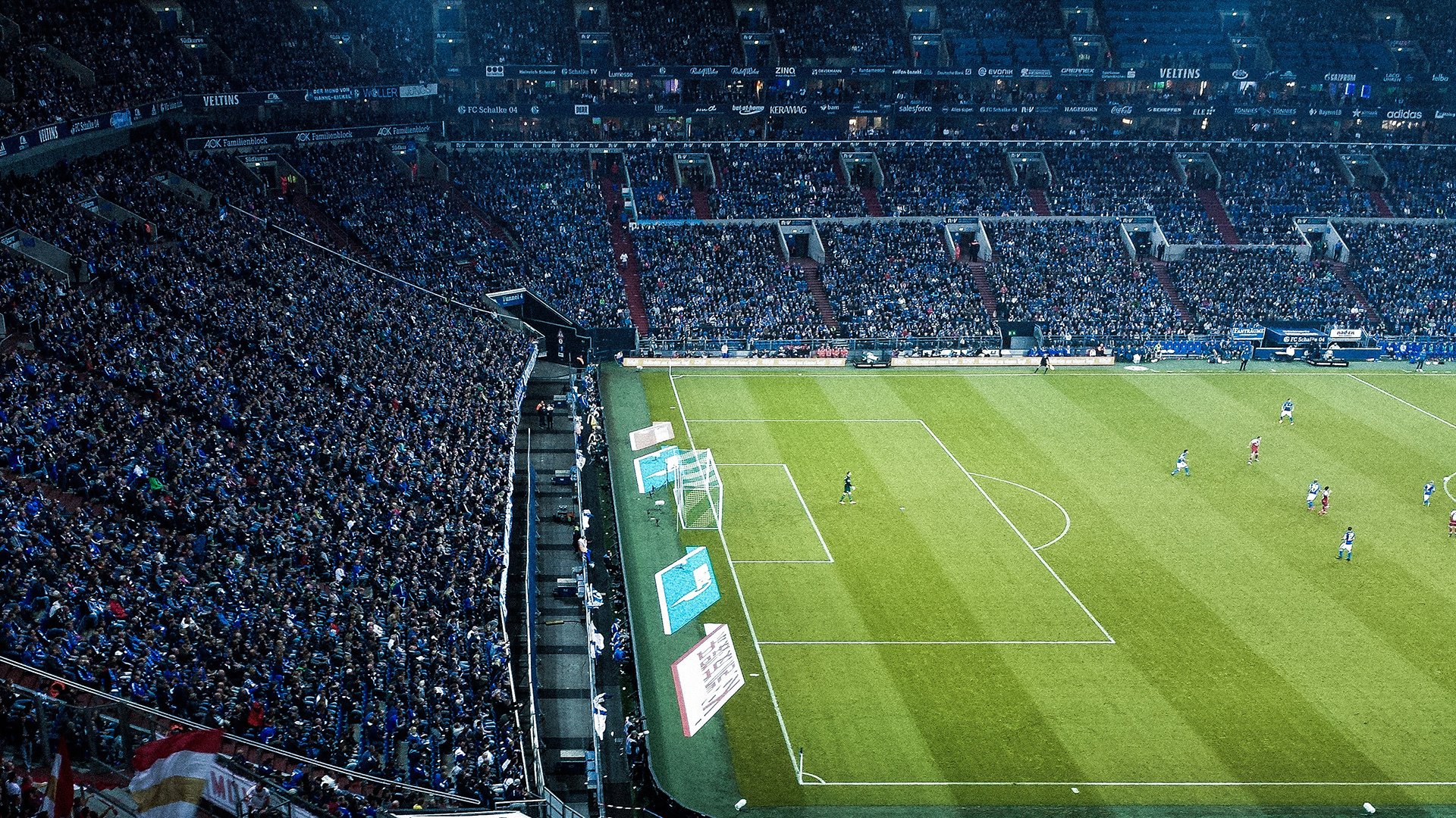 当足球的冷门遇见赛道的接管,乌拉圭掀翻厄瓜多尔,哈弗茨在F1赛场争冠启示录