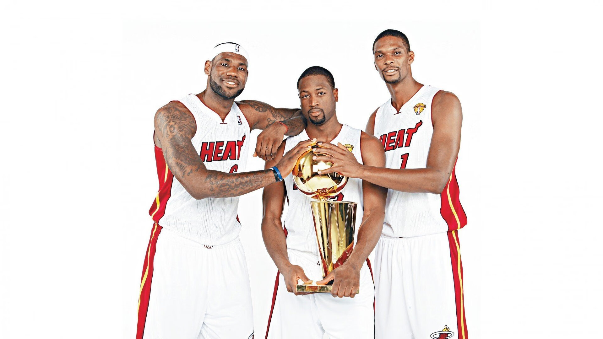 猛龙鏖战热火,欧文统治全场,一场注定载入史册的经典对决